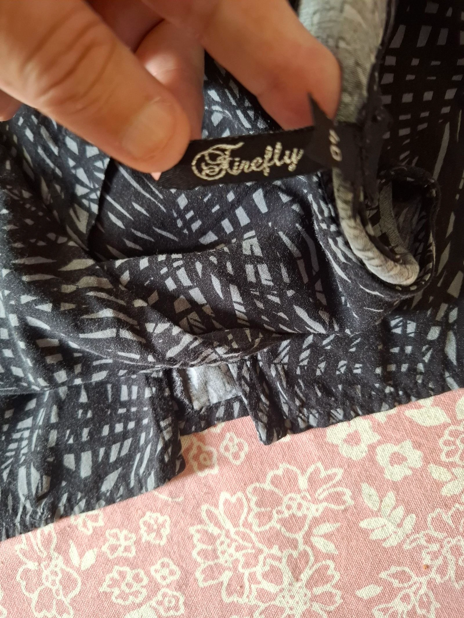 Camiseta holgada de cuello limpio y elegante – photo 3